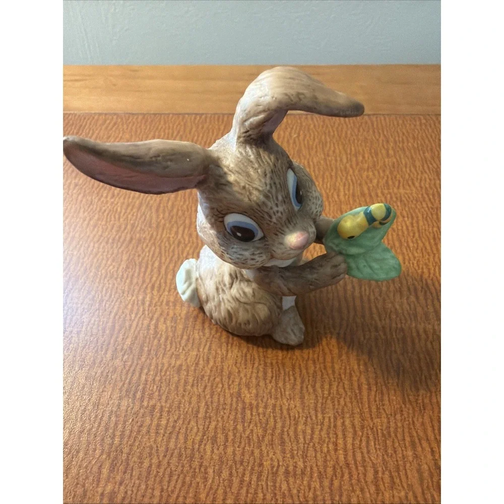 Vintage Lefton Ceramic Rabbit With A Worm On Leaf Figurine